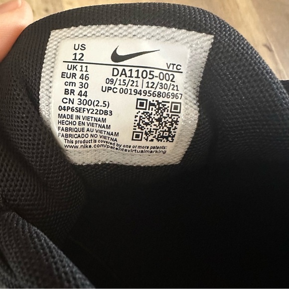 Nike Mens Quest 4 Running Sneakers - Picture 10 of 11